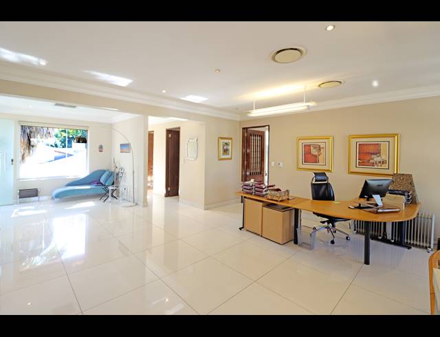 140M² OFFICE TO LET IN VICTORY PARK